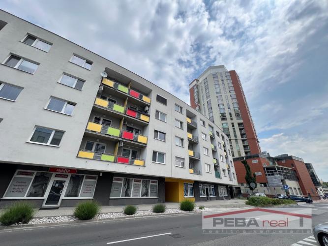 Reality TOP! Predaj krásneho a kompletne zariadeného 3i bytu 84 m2 v NOVOSTAVBE na Úderníckej ul. v Petr