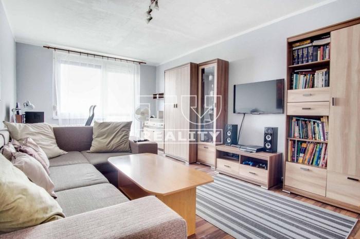 Reality Praktický 3-izbový byt s loggiou a staršou rekonštrukciou vo Vrakuni, 67,91 m2