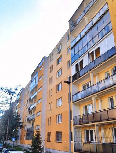 Reality Na predaj 2-izbový byt Jadrová ul. - Bratislava