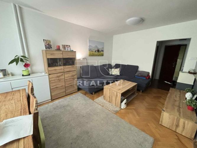 Reality NOVINKA - NA PREDAJ: Kompletne zrekonštruovaný 3-izbový byt s balkónom – Poprad, sídlisko Zá