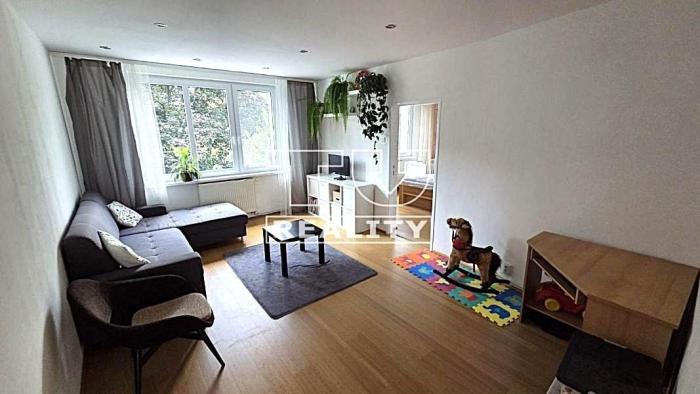 Reality 3 Izbový zrekonštruovaný byt 73 m2 s loggiou  Bratislava – Podunajské Biskupice v blízkosti p