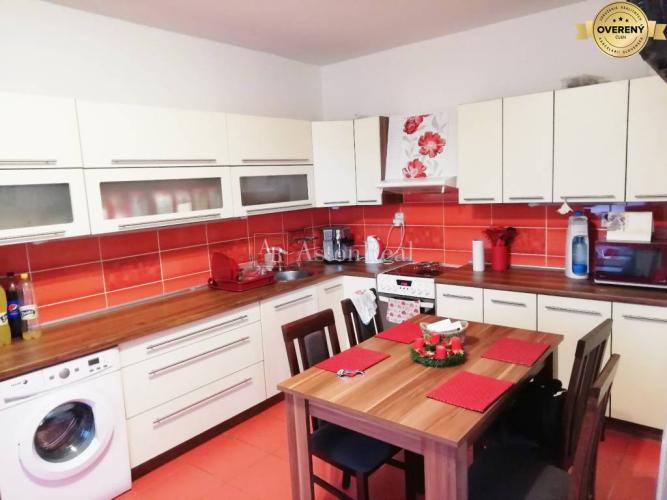 Reality Prenájom 2.izbový prerobený RD vo Vrútkach s Garážou, Bazén Terasa