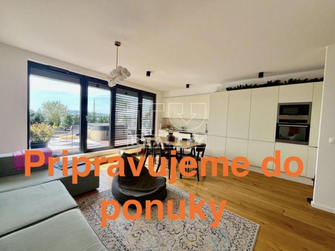 Reality Bývajte v 3-izbovom mezonete s terasou a vírivkou s výhľadom na Bratislavský hrad, 119,72 m2