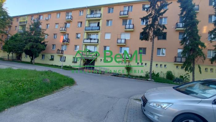 Reality Predaj 4 izbový byt v centre Nitra, pôvodný stav (229-114-JUF)