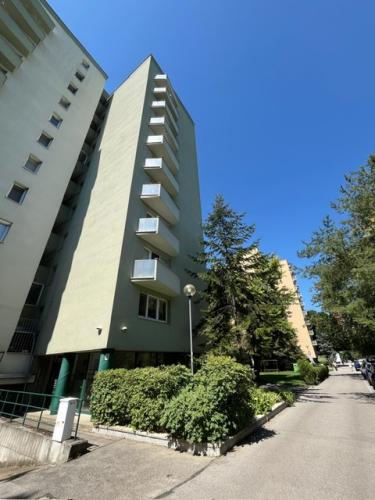 Reality Prenájom 3-izbového bytu – Ružová dolina, Nivy