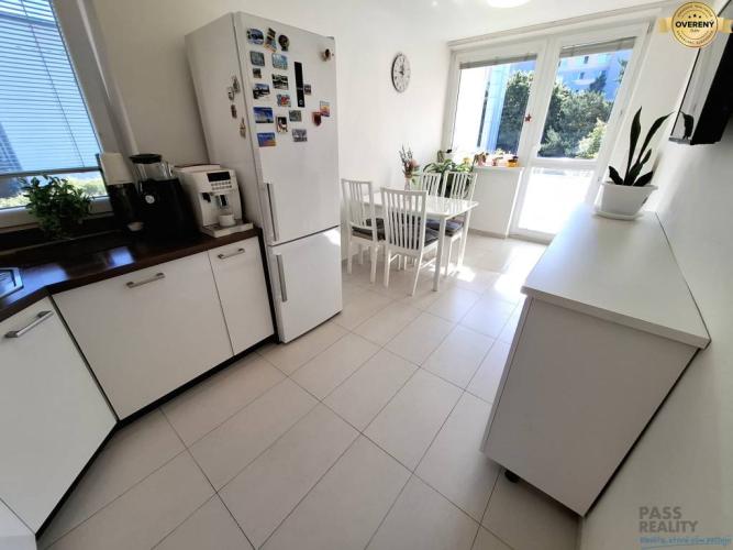 Reality REZERVOVANÉ-Predaj 3i, TEHLA,LOGGIA,PIVNICA,GARÁŽ – Stupava, Ružová