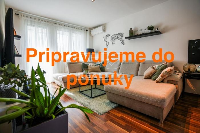 Reality Útulný 2i byt s loggiou v blízkosti centra mesta, Senec, 64,5 m2
