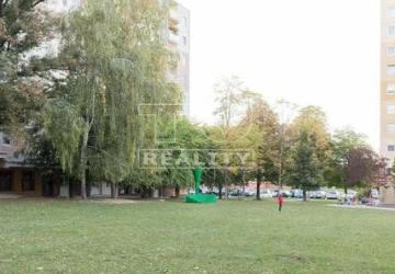 Reality Pripravujeme do ponuky 2 izbový byt na sídlisku KVP na 5/8 poschodí o výmere 52 m2