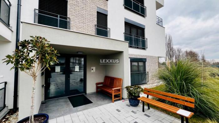 Reality LEXXUS | krásny zariadený apartmán, termálne kúpalisko, Dun. Streda