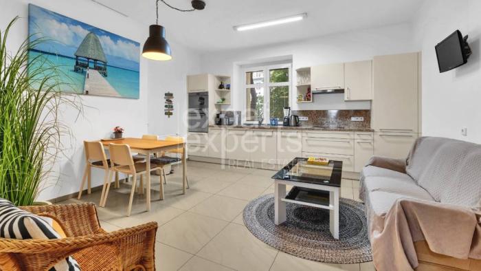 Reality Svetlý byt, 2 oddelené spálne, 82m2, vysoké stropy, skvelá lokalita
