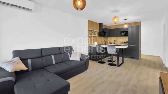 Reality REZERVOVANÉ Štýlový 2i byt 54 m2, s A/C, lodžiou a parkovaním, MORUŠE