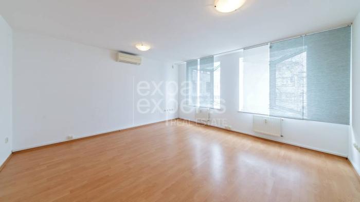 Reality Príjemný 4i byt 145 m2, A/C, s terasou a 2x parkovaním, top lokalita