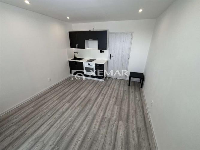 Reality Predaj garsóka s lódžiou na ulici Dr. Jánskeho