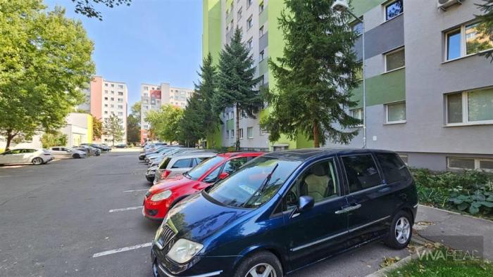 Reality VIVAREAL* VYHĽADÁVANÁ LOKALITA! 3 izb. byt, výmera 72 m2, loggia, zateplený bytový dom, DRUŽB