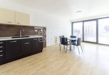 Reality Slnečný 2i byt 72m2, nezariadený s balkónom v centre mesta