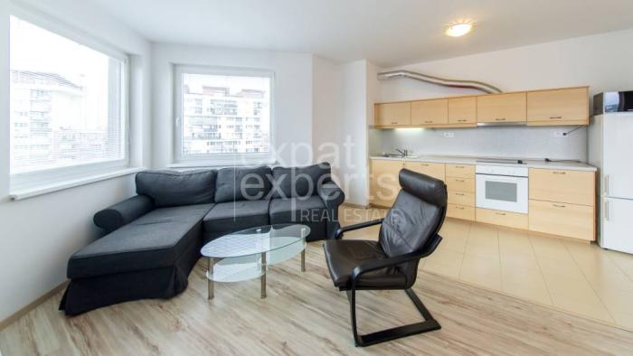 Reality Svetlý 2i byt 54 m2, s klímou, balkónom a parkovaním, JÉGEHO ALEJ