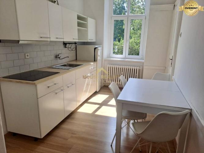 Reality Prenájom nezariadený 3,5 izbový byt, Leškova ulica, BA I. Staré Mesto