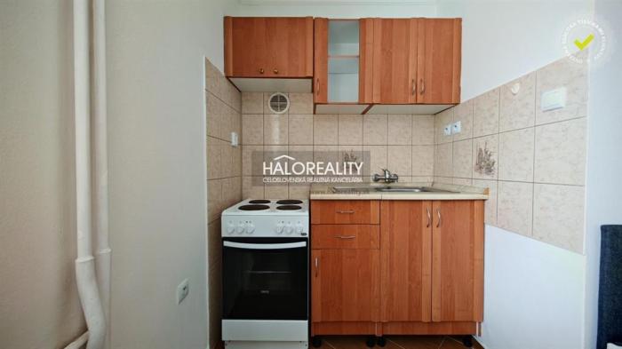 Reality Prenájom, garsónka Nové Zámky, v centre mesta - EXKLUZÍVNE HALO REALITY