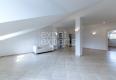 Reality Exkluzívny 4i byt 210 m2, čiastočne zariadený s parkovaním a bazénom