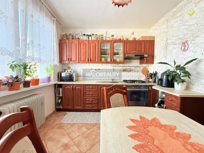 Reality Predaj, trojizbový byt Lehota pod Vtáčnikom - ZNÍŽENÁ CENA - EXKLUZÍVNE HALO REALITY