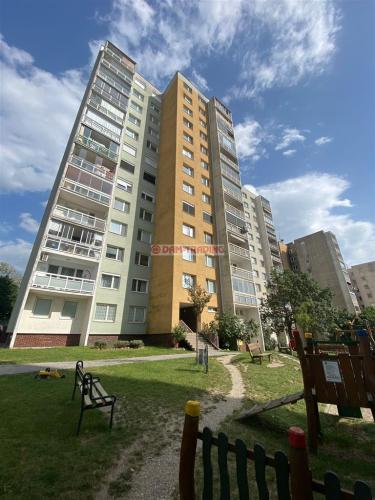 Reality 3 izbový by s loggiou a krásnym výhľadom, pôvodný stav – Rozvodná 15, Kramáre