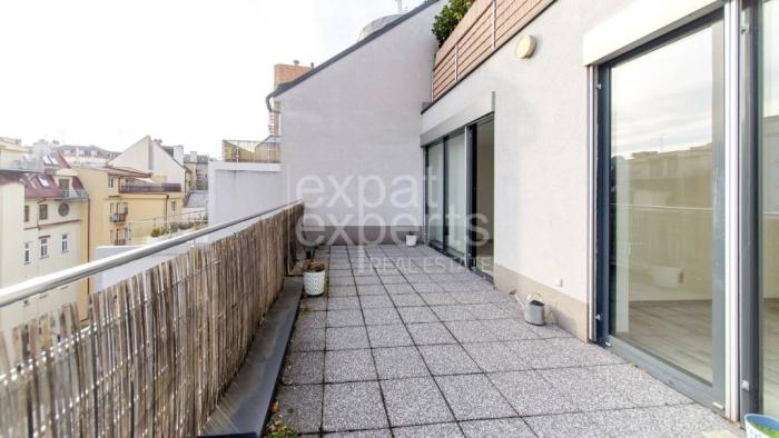 Reality Príjemný 4i byt 114 m2,A/C,čiastočne zariadený,s terasou 24 m2,parking