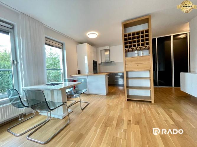 Reality RentHub | Krásny moderný priestranný 2-izb. byt s parkovaním | 84m² |