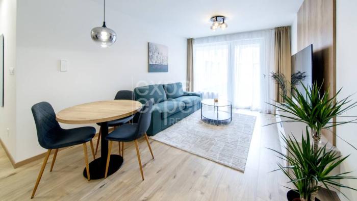 Reality Veľmi pekný 3i byt 74 m2, s lodžiou, parkovaním a pivnicou, MORUŠE