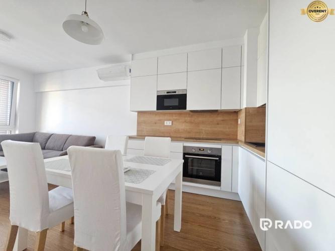 Reality RentHub | Príjemný 2i byt s priestranným balkónom | výhľadom na zeleň