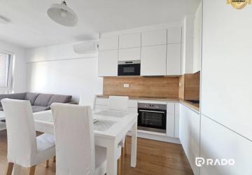 Reality RentHub | Príjemný 2i byt s priestranným balkónom | výhľadom na zeleň