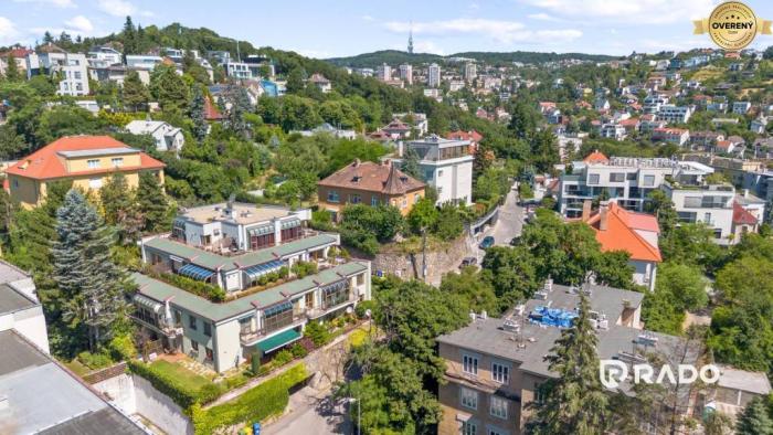 Reality RADO | Staré Mesto | 4i byt 175 m² + 4 balkóny + možnosť 2× parking