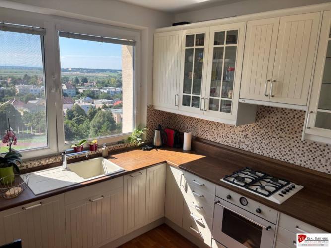 Reality Prenájom 3-izb.byt s balkónom,73m2,Bratislava-Devínska Nová Ves