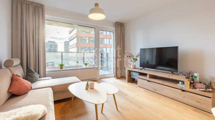 Reality Luxusný 2i byt 51m2, s lodžiou, parkovaním a výhľad na hrad, KLINGERKA