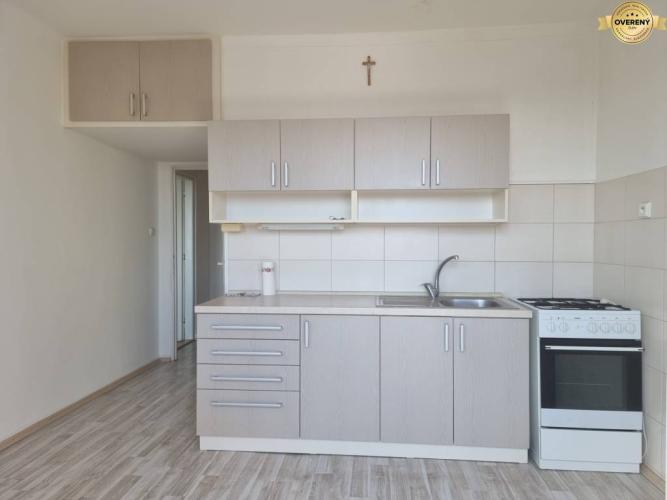 Reality PREDAJ - 2-izbový byt s troma balkónmi - Nitra, Centrum