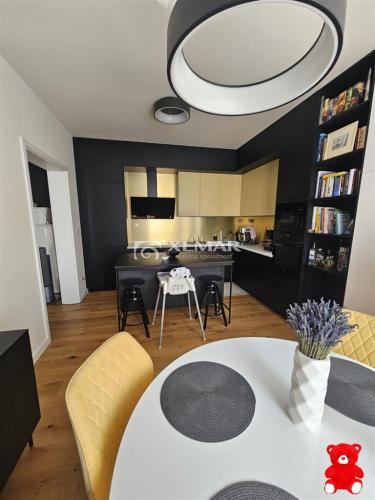 Reality Predaj 2 izbový byt centrum Banská Bystrica