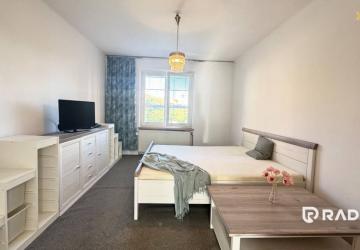 Reality RADO | Nižšia cena!! TEHLOVÝ 2-izbový byt V CENTRE, Senec