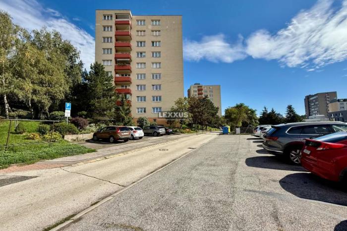 Reality LEXXUS | 4i(momentálne 3i)byt s výhľadom, BA III.,Ladzianskeho,96,70m2