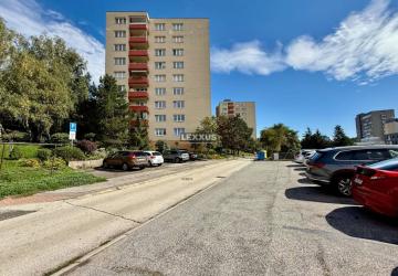 Reality LEXXUS | 4i(momentálne 3i)byt s výhľadom, BA III.,Ladzianskeho,96,70m2