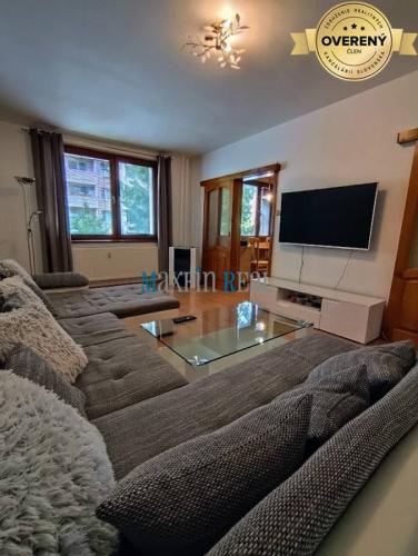 Reality Pekný 3 izbový byt na Hlbokej ulici