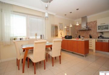 Reality Priestranný 4-izbový byt s garážou a výhľadom v Bratislave