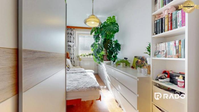 Reality RADO | 4i presvetlený byt s loggiou na začiatku Petržalky | 83 m²
