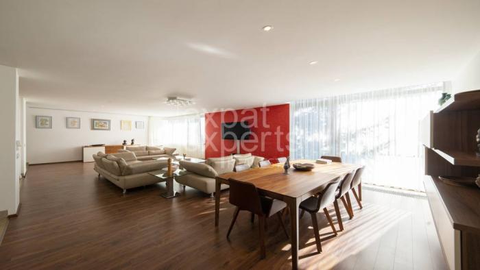 Reality Unikátny veľkometrážny 3i byt 142m2, s balkónom a parkovaním