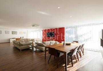 Reality Unikátny veľkometrážny 3i byt 142m2, s balkónom a parkovaním