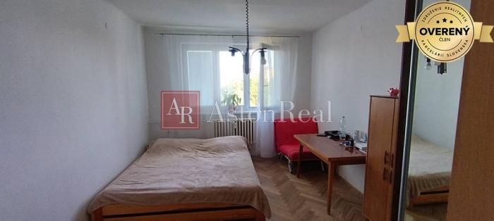 Reality Predaj: Pekný 3 izbový byt v Skalici na ulici Mallého ,3.posch.