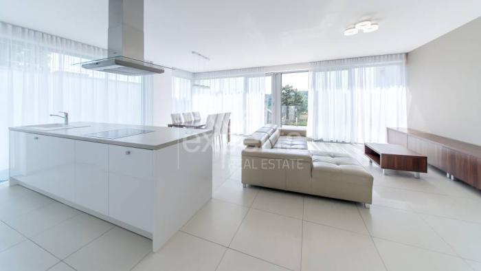 Reality Krásny 5i byt 174 m2, s klímou,  parkovaním a záhradou, VILA TERÉZIA