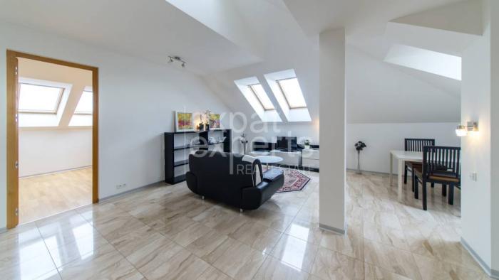 Reality Moderný podkrovný 4i byt 118 m2 vo výbornej lokalite, HLBOKÁ RESIDENCE