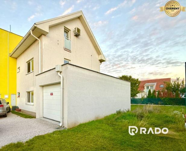 Reality RADO | 2-izbový byt s garážou a záhradou | Biely Kostol
