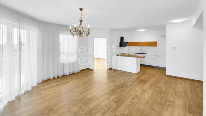 Reality Veľmi príjemný 3i byt 79 m2, s terasou a parkovaním