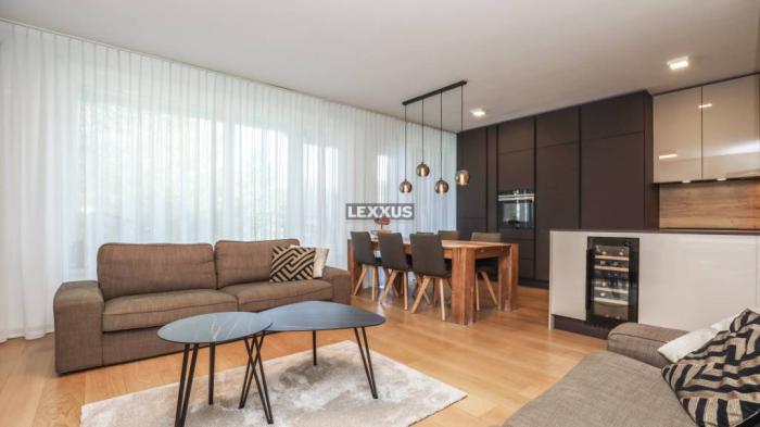 Reality LEXXUS | ZARIADENÝ 4i byt s terasou, BA I., Drotárska cesta 111,44 m2