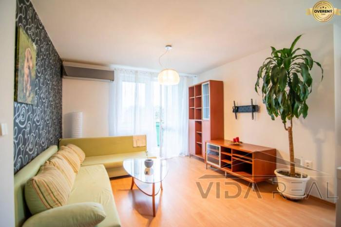 Reality Priestranný 3-izbový byt s dvoma balkónmi v Pezinku, sídlisko Muškát